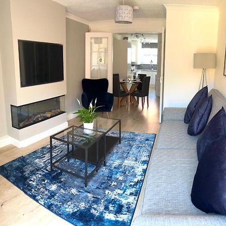 3 Bedroom - 2 Bathroom Townhouse In Corstorphine Near Murrayfield Stadium - Direct Bus To Edinburgh City Centre In 20 Minutes - Two Private Parking Spaces - Private Sunny Garden - Recently Refurbished Exteriör bild