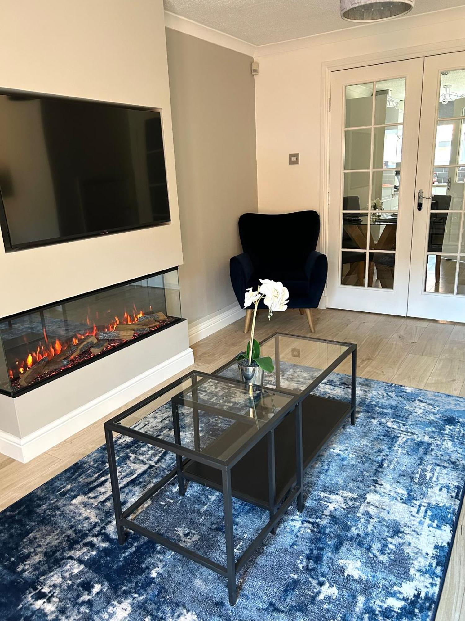 3 Bedroom - 2 Bathroom Townhouse In Corstorphine Near Murrayfield Stadium - Direct Bus To Edinburgh City Centre In 20 Minutes - Two Private Parking Spaces - Private Sunny Garden - Recently Refurbished Exteriör bild