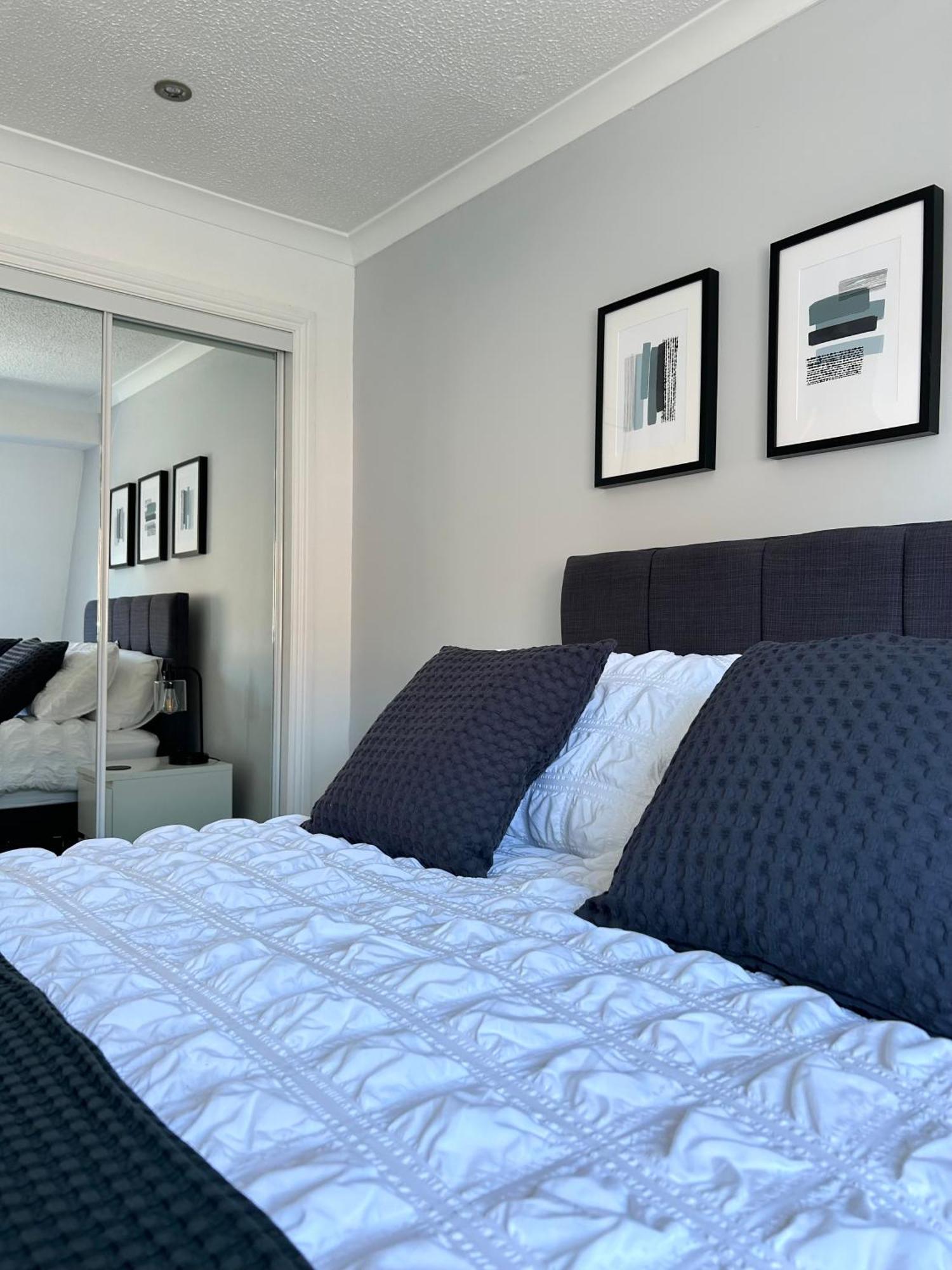 3 Bedroom - 2 Bathroom Townhouse In Corstorphine Near Murrayfield Stadium - Direct Bus To Edinburgh City Centre In 20 Minutes - Two Private Parking Spaces - Private Sunny Garden - Recently Refurbished Exteriör bild